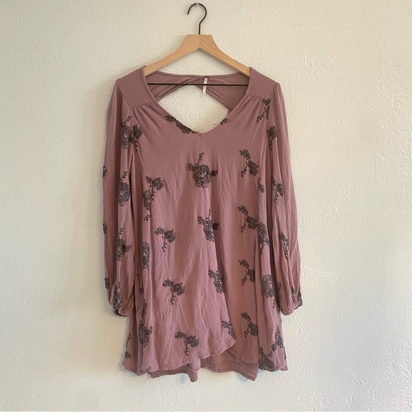 Free People Dresses & Skirts - Free People Mauve Floral Mini‎ Dress